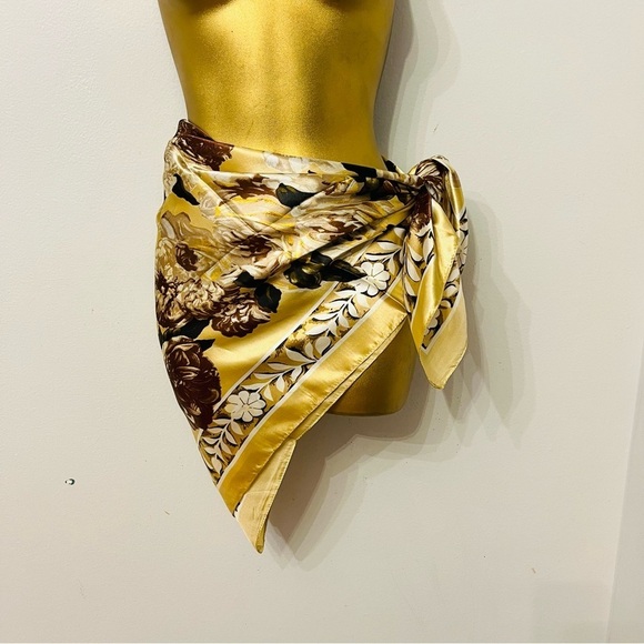 Elegant Floral Silk Scarf brown tan - Picture 4 of 4